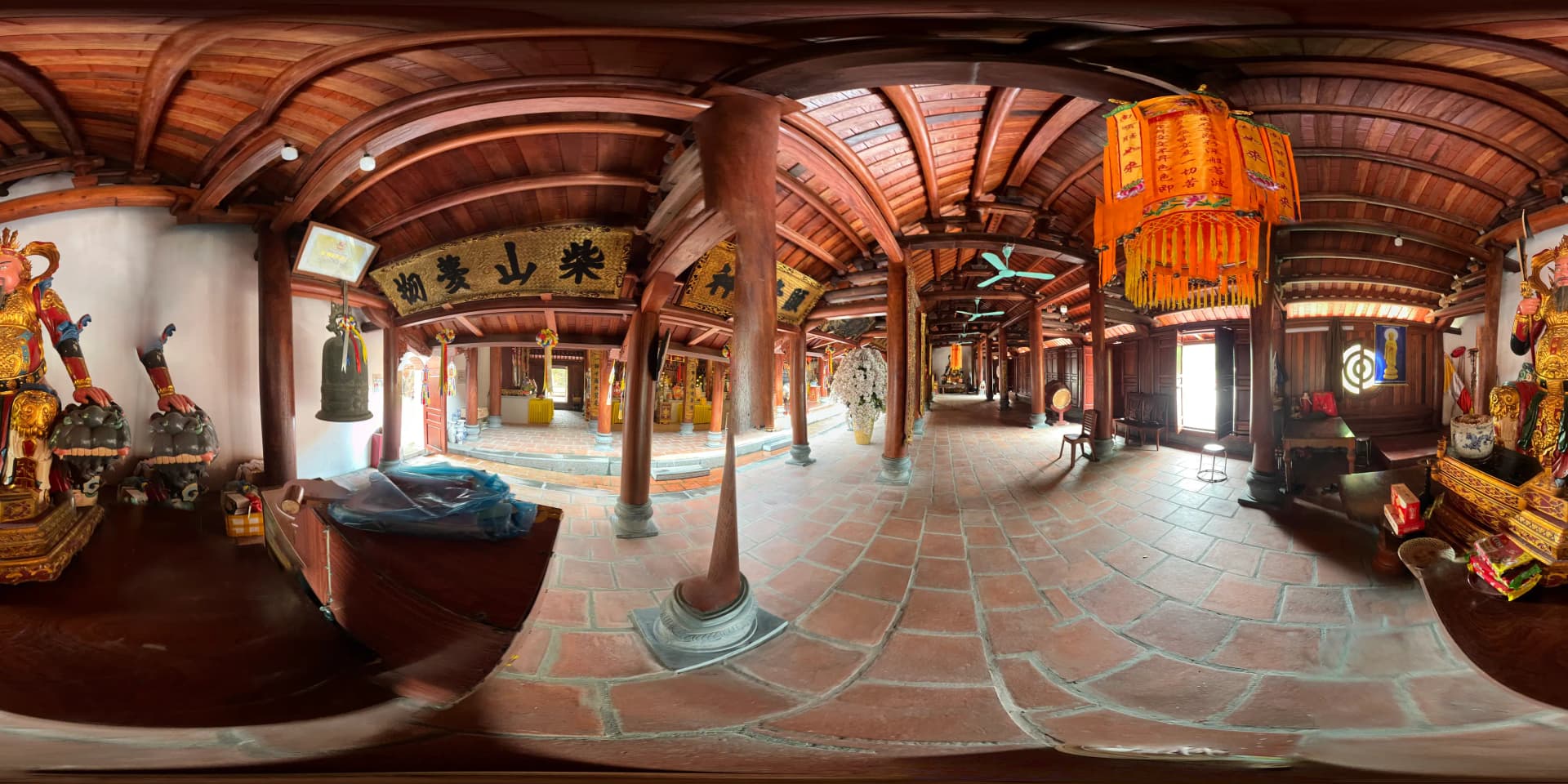 Gian thờ tượng Hộ Pháp